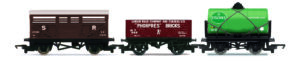 Hornby R60353 RailRoad Triple Wagon Pack 12T tank wagon plank wagon cattle wagon - OO Gauge