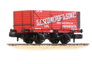 Graham Farish 377-130 8 Plank Wagon End Door 'T & C. Scowcroft & Son Ltd' Red - N Gauge