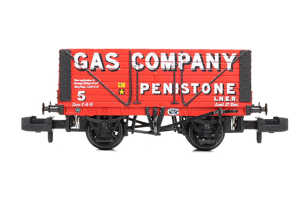 Graham Farish 377-156 8 Plank Wagon Fixed Ends 'Gas Company Penistone' Red - N Gauge
