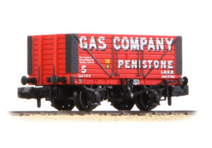 Graham Farish 377-156 8 Plank Wagon Fixed Ends 'Gas Company Penistone' Red - N Gauge