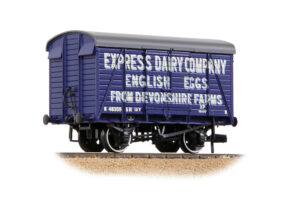 Branchline 38-072A SR 12T Even Planked Ventilated Van 'Express Dairy Company' Blue - OO Gauge