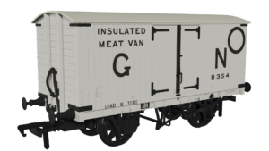 Rapido Trains 930004 GNR 8 Ton Van – GN Insulated Meat Livery No.8354 OO Gauge