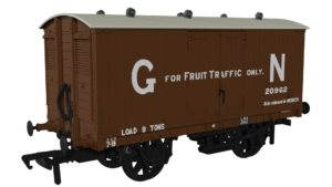 Rapido Trains 930005 GNR 8 Ton Van – GN Fruit Livery No.20962 OO Gauge