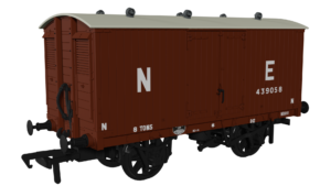 Rapido Trains 930008 GNR 8 Ton Van – NE (Large Letters) No.439058 OO Gauge