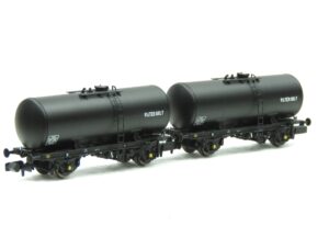 Revolution Trains 35t Class A Tank N Gauge in Chipmans Weedkiller Train Water only Black Livery N35TA-206A TWIN PACK