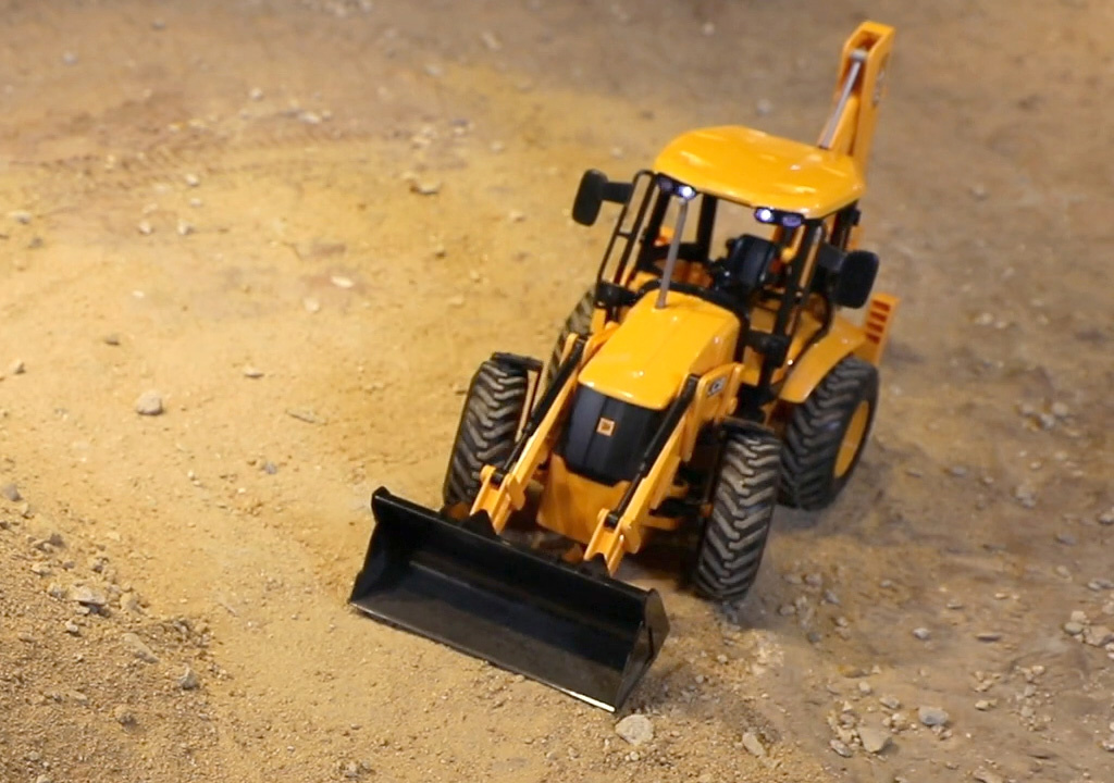 DOUBLE EAGLE E589-003 1:20 RC JCB Backhoe Loader/Digger