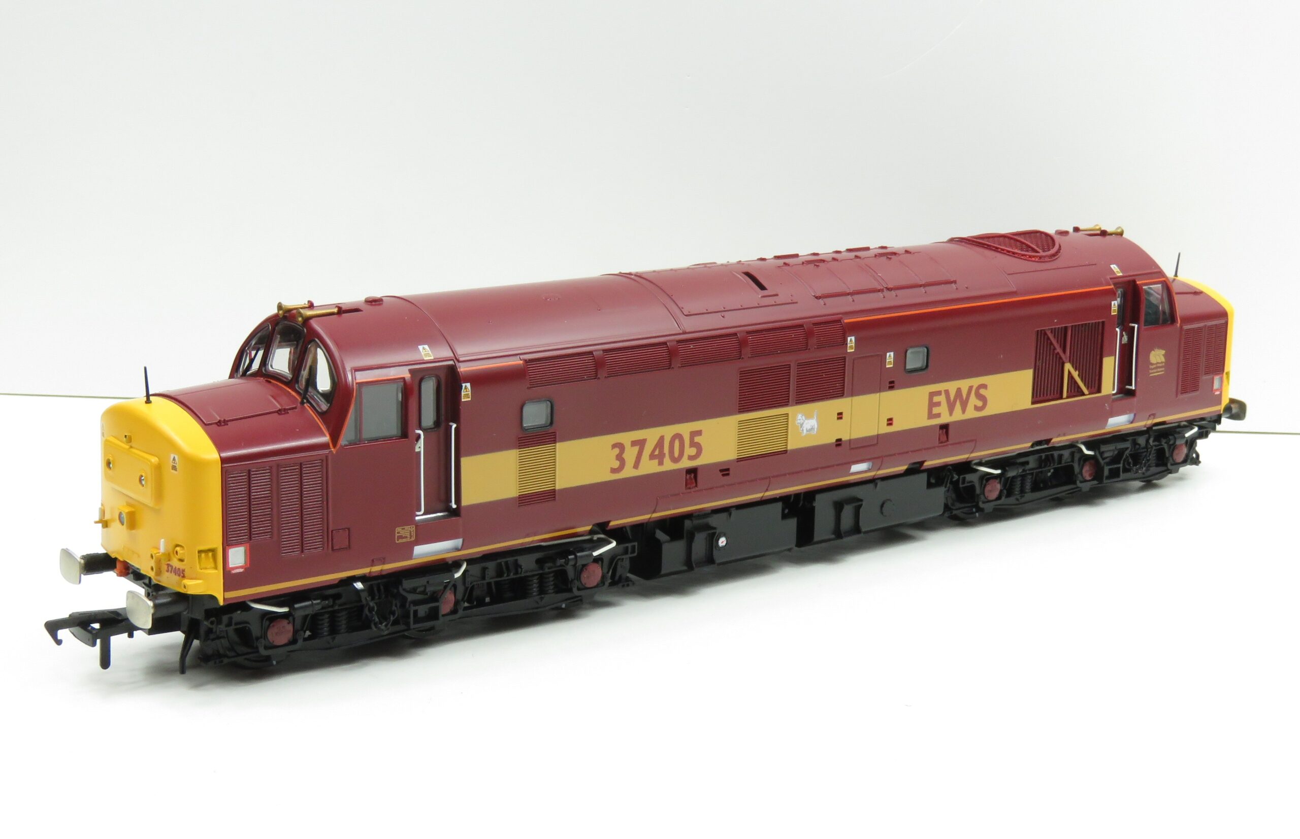 Bachmann Class 37 - 37405 EWS Livery OO Gauge