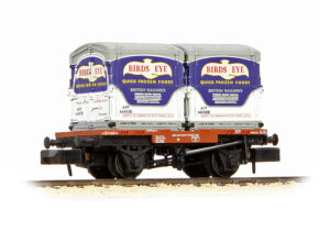 Graham Farish 377-341D Conflat Wagon BR Bauxite (Early) with x2 AF Containers 'Birds Eye' - N Gauge