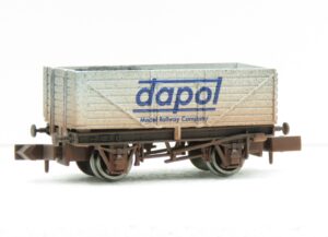 Dapol 2F-071-133 7 Plank Dapols Present Logo Weathered Finish N Gauge