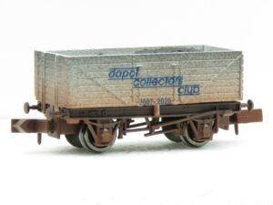 Dapol 2F-071-137 7 Plank Dapol Collectors Club Logo Weathered Finish N Gauge