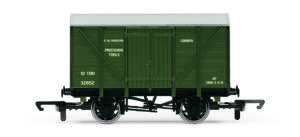 Hornby R60354 RailRoad O Raeburn Box Van  - OO Gauge