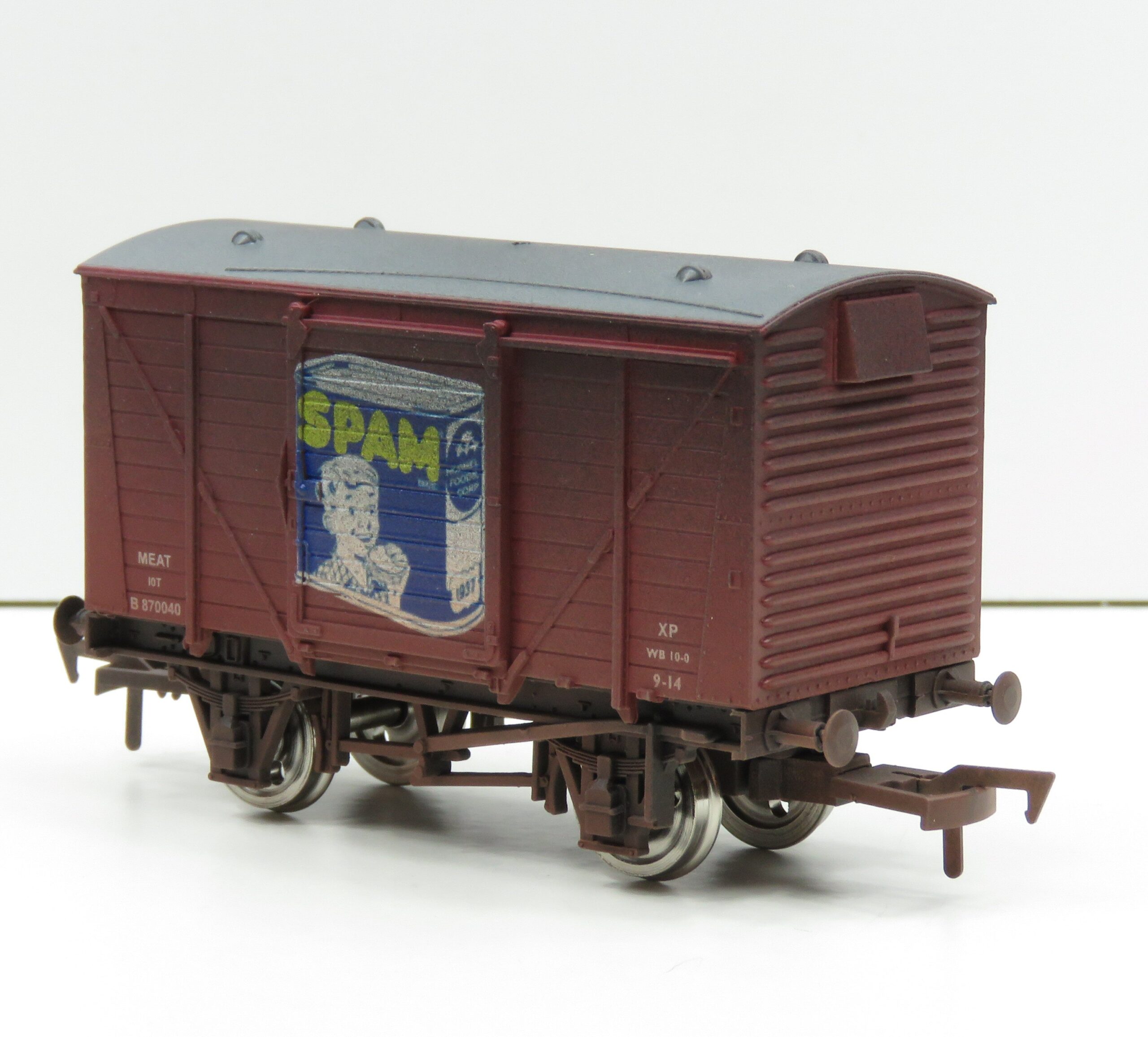 Dapol 4F-011-187 Ventilated Van SPAM Weathered Finish OO Gauge