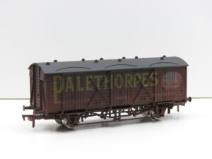 Dapol 4F-014-052 Fruit D Palethorpes Sausages Van WEATHERED FINISH OO Gauge