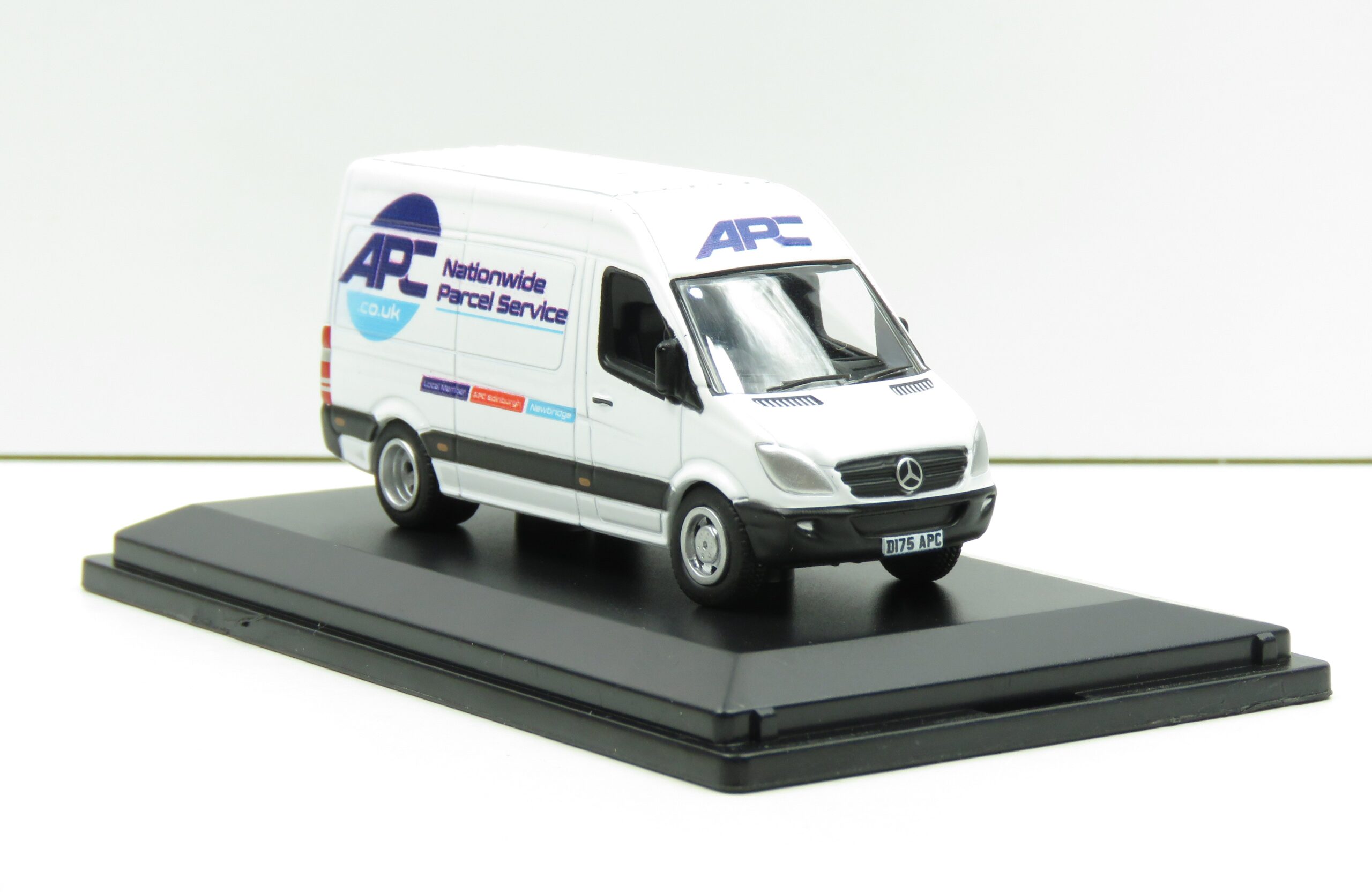 OXFORD DIECAST 76MSV004-APCws MERCEDES SPRINTER VAN APC - WS Holdco Group - 1:76 scale