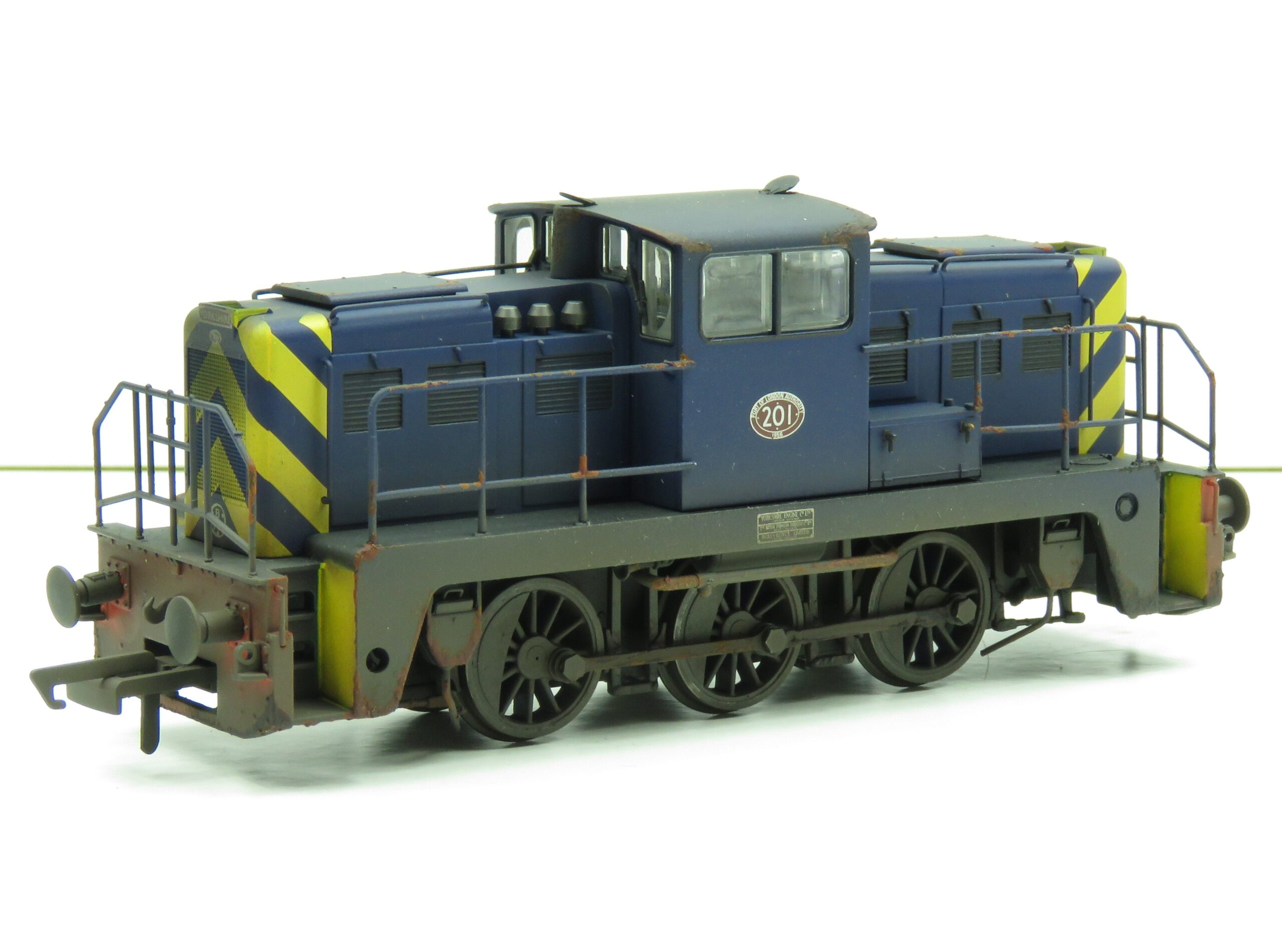 OXFORD RAIL Golden Valley GV2015W Janus Port of London N°201 In PORT OF LONDON Blue Livery OO Gauge DCC READY - OLIVIA's TRAINS Weathering