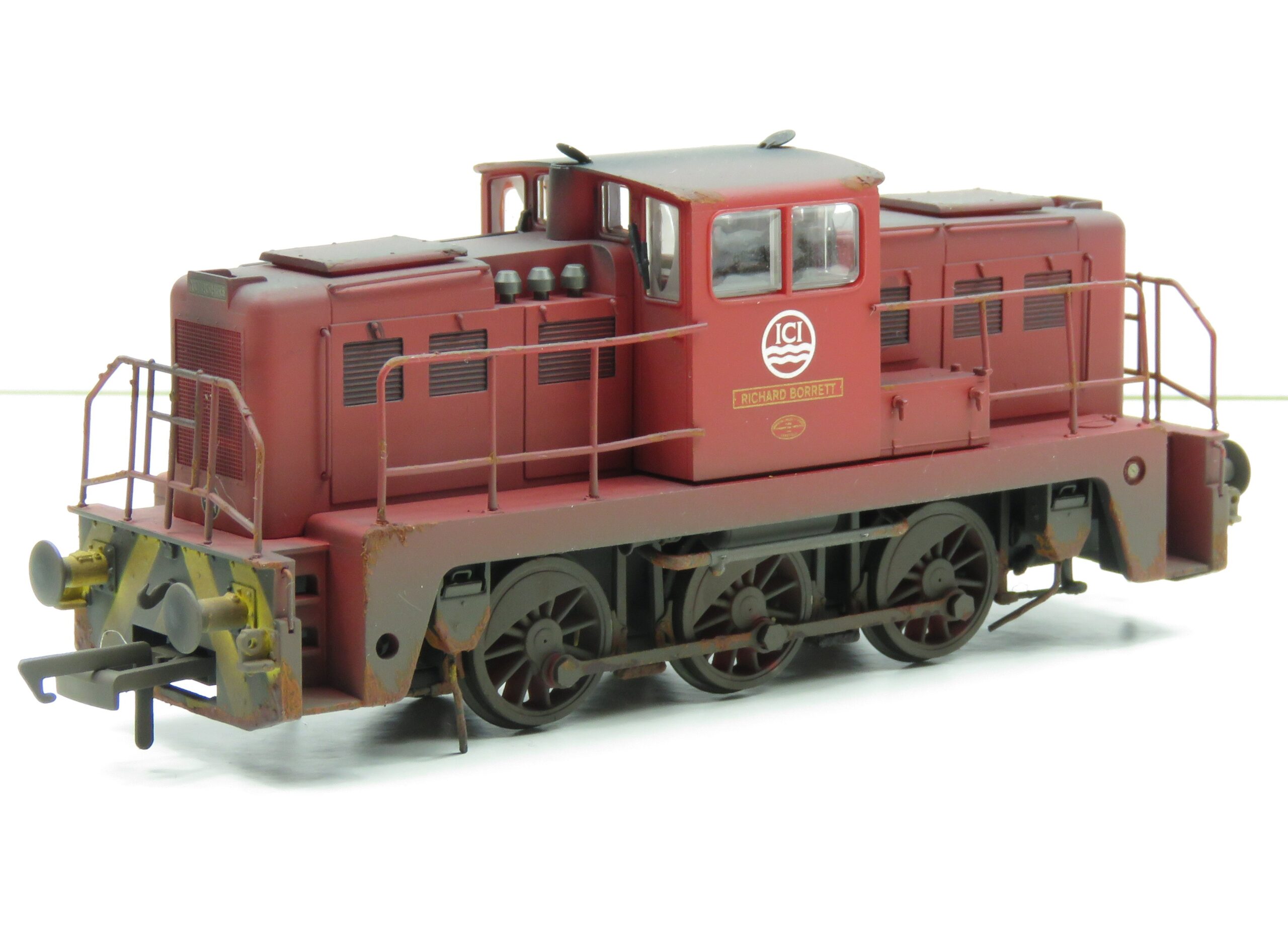 Golden Valley GV2020W YEC Janus 0-6-0DE Richard Borrett In ICI Maroon Livery OO Gauge DCC READY - OLIVIA's TRAINS Weathering
