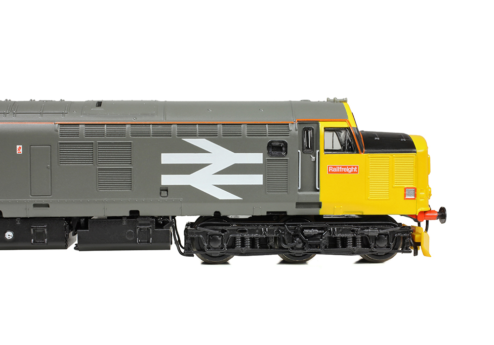 Graham Farish 372-110 Class 37/7 37894 BR Railfreight Grey - N Gauge