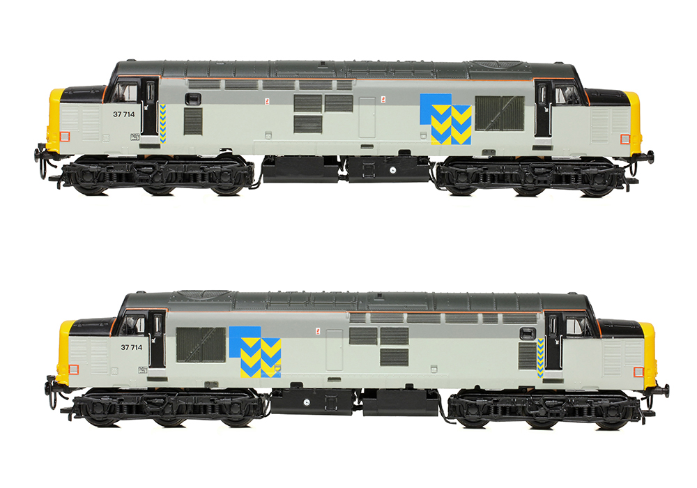 Graham Farish 372-111 Class 37/7 37714 BR Railfreight Metals Sector - N Gauge