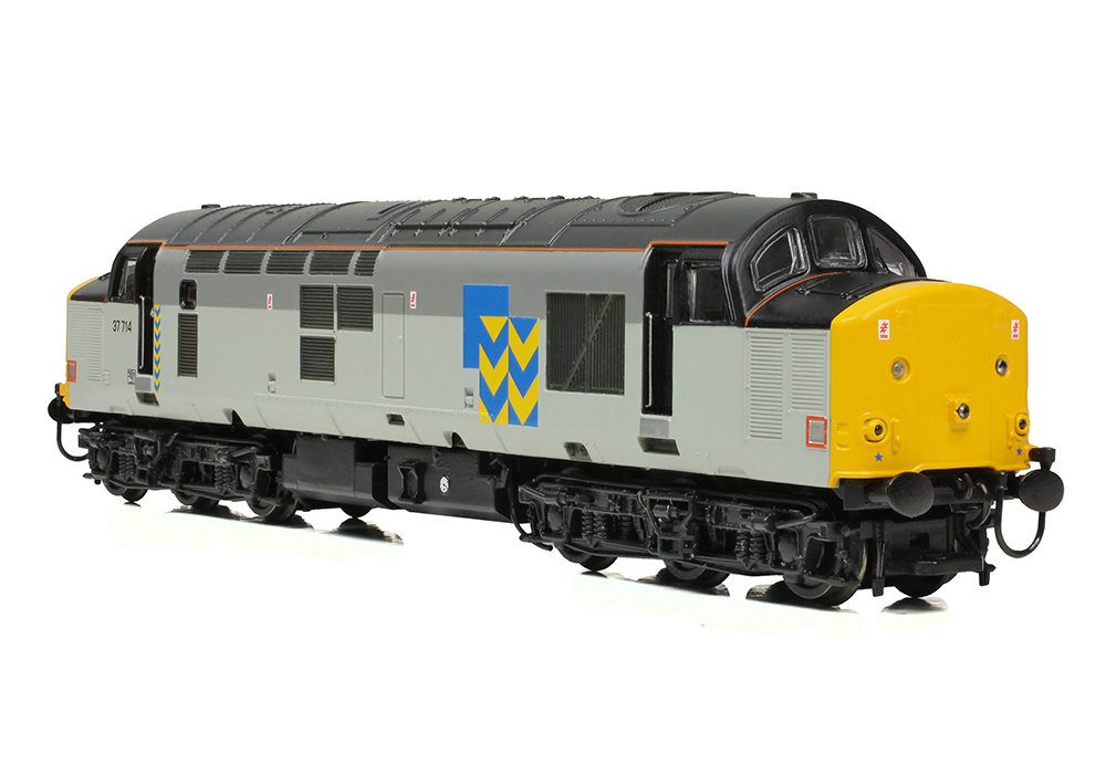 Graham Farish 372-111SF Class 37/7 37714 BR Railfreight Metals Sector SOUND FITTED - N Gauge