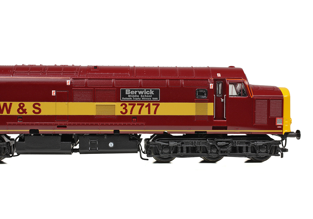 Graham Farish 372-113SF Class 37/7 37717 'Berwick Middle School' EWS SOUND FITTED - N Gauge