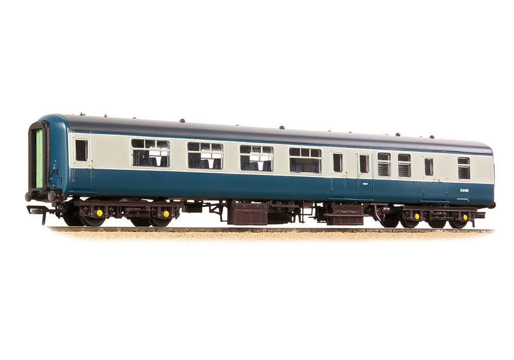 Branchline 39-380B BR Mk2A BSO Brake Second Open BR Blue & Grey - OO Gauge
