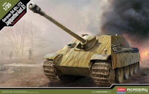 Academy PKAY13539 German Army SdKfz 173 Jagdpanther Ausf G1 Tank Destroyer - 1:35 Scale