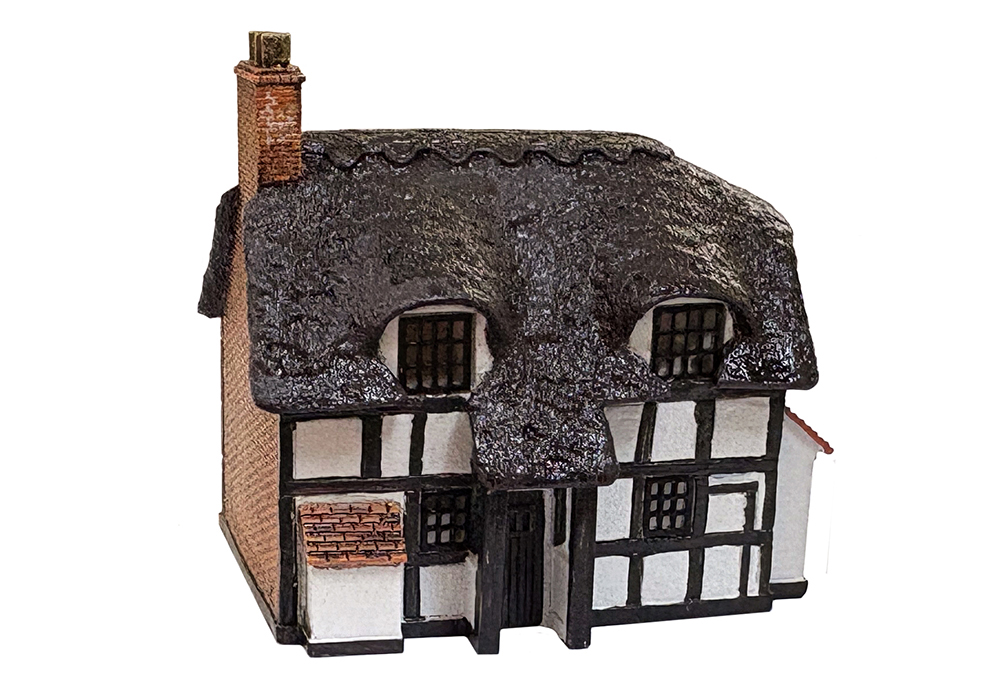 Scenecraft 42-0019A Thatched Cottage - Black & White - 1:148 (N) Gauge