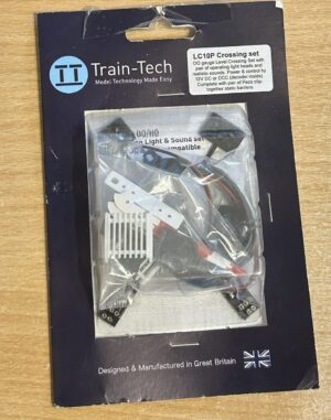 TrainTech TTLC10PDAM LEVEL CROSSING BARRIER SET WITH LIGHT & SOUND (OO GAUGE) PAIR DAMAGED PACKAGING