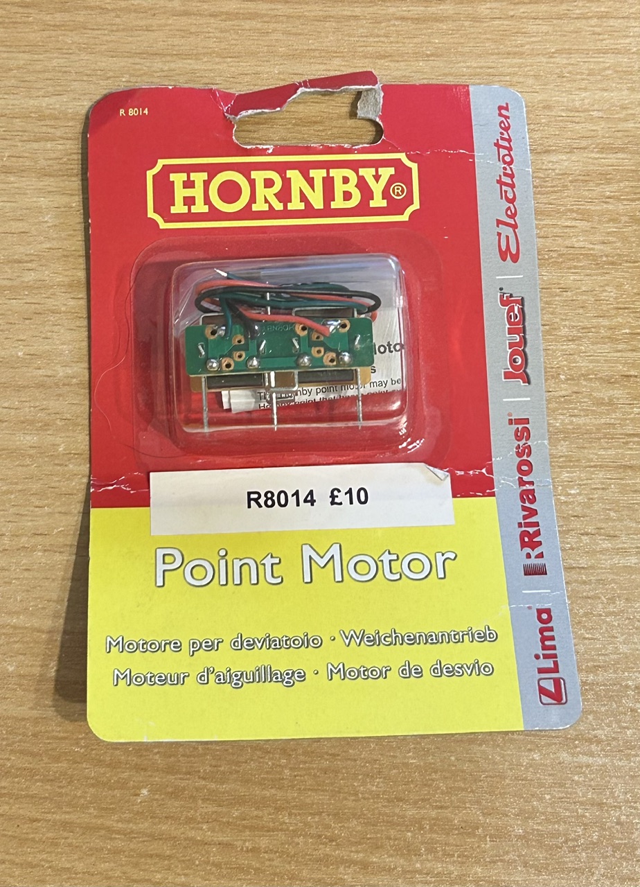 Hornby R8014P Point Motor SUNLIGHT FADED PACKAGING, RIPPED CARDBOARD - PREOWNED
