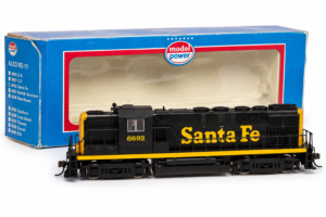 Model Power MP6692, 6692 ALCO RS-11 Santa Fe Diesel Locomotive No. 6692 – HO Gauge – Pre-Owned