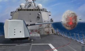 I Love Kit PKLK63551 US Navy Mk 45 Mod 4 5"/62 Naval Gun - 1:35 Scale