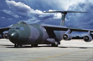 Roden PKROD331 US Air Force Lockheed C-141B Starlifter s/n 60128 Airlifter Aircraft - 1:144 Scale