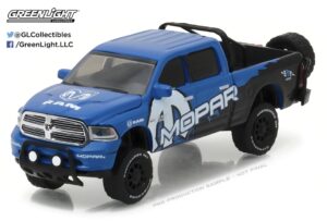 Greenlight GL29887 2017 Ram 1500 Mopar Off-Road Edition - Evergreen - 1:64 Scale