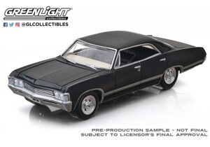 Greenlight GL30333 1967 Chevrolet Impala Sport Sedan Tuxedo Black - 1:64 Scale