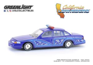 Greenlight GL63080-F California Lowriders Series 7 - Ford Crown Victoria - 1:64 Scale
