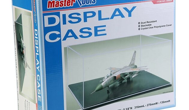 Trumpeter Display Cases and Turntables