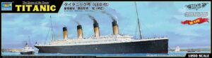 Trumpeter PKTM03719 British RMS Titanic with USB LED Light Set (ship) - 1:200 Scale