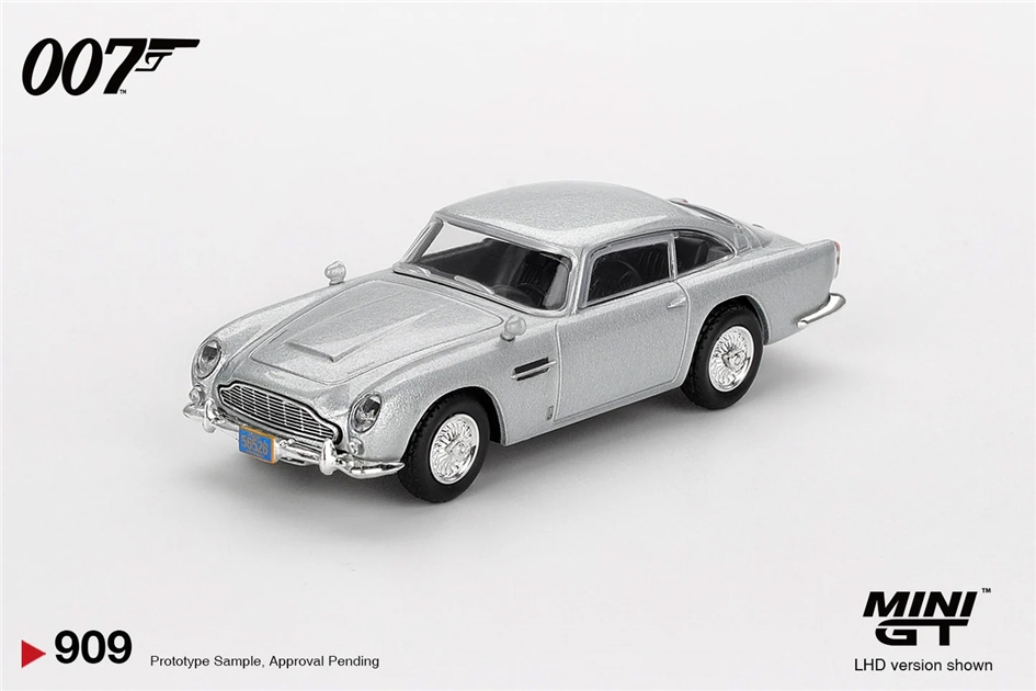 MiniGT MGT00909-007E James Bond - Casino Royale - Aston Martin DB5 (LHD) - 1:64 Scale