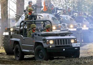 Trumpeter PKTM05519 JGSDF Type 73 Light Truck Recon - 1:35 Scale