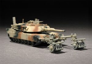 Trumpeter PKTM07278 M1A1 with Mine Roller Set - 1:72 Scale
