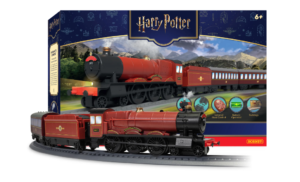 Hornby R9370SSM Playtrains - Playtrains Hogwarts Express Train Set with Steam OO Gauge