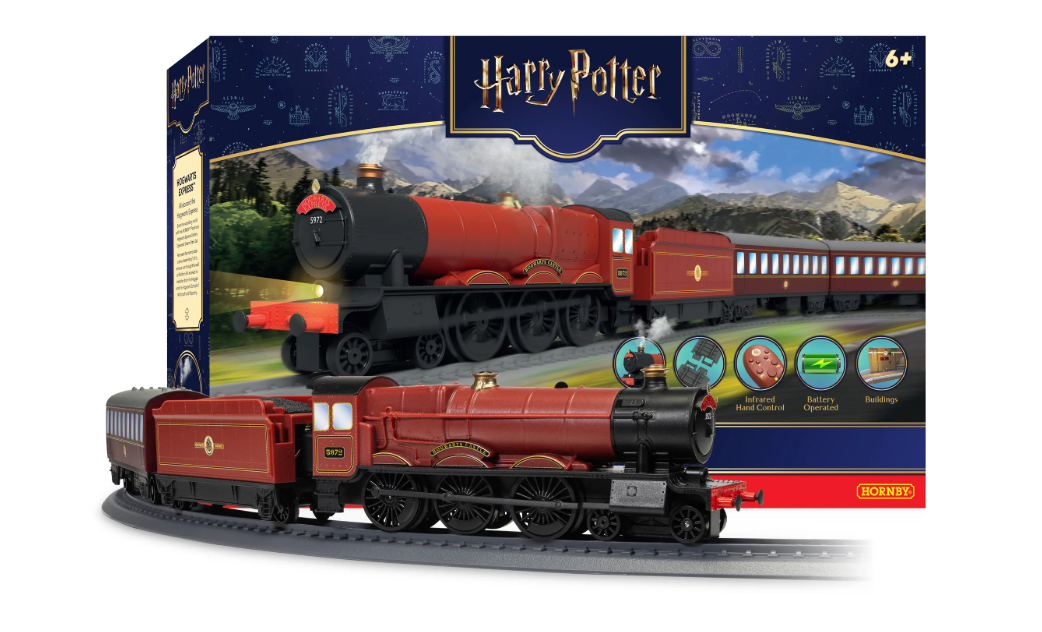 Hornby R9370SSM Playtrains - Playtrains Hogwarts Express Train Set with Steam OO Gauge